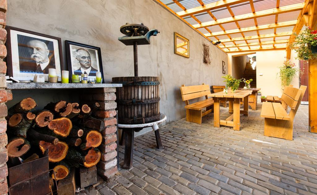 Nad Vinnym Sklipkem Znojmo Esterno foto